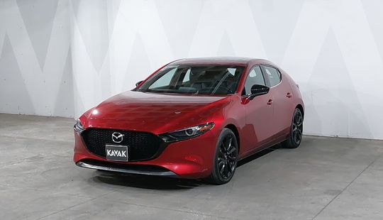 2022 • 18,297 km • Automático