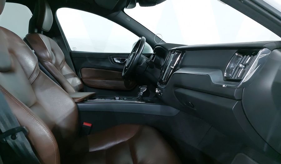 Volvo Xc60 2.0 MOMENTUM T5 AWD AUTO Suv 2018