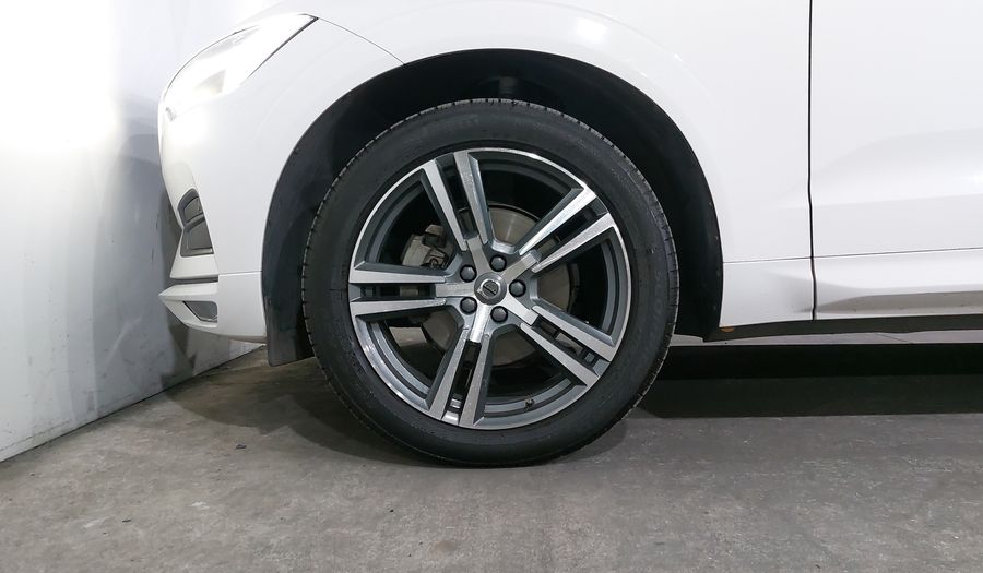 Volvo Xc60 2.0 MOMENTUM T5 AWD AUTO Suv 2018