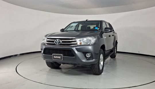 Toyota • Hilux