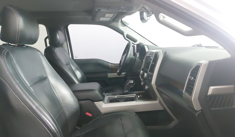 Ford Lobo 3.5 LOBO LARIAT CREW CAB 4X2 AT Pickup 2017