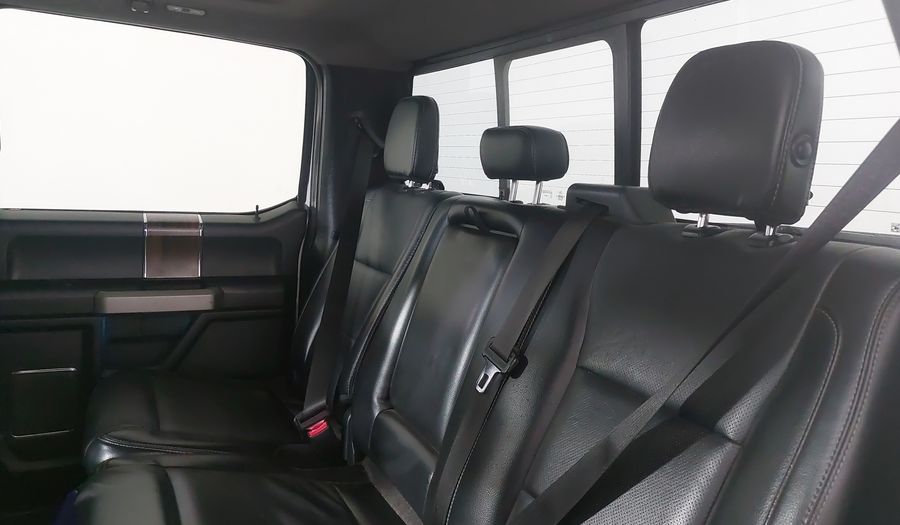 Ford Lobo 3.5 LOBO LARIAT CREW CAB 4X2 AT Pickup 2017