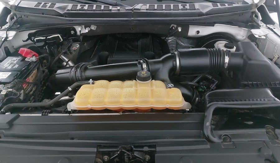 Ford Lobo 3.5 LOBO LARIAT CREW CAB 4X2 AT Pickup 2017