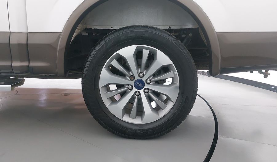 Ford Lobo 3.5 LOBO LARIAT CREW CAB 4X2 AT Pickup 2017