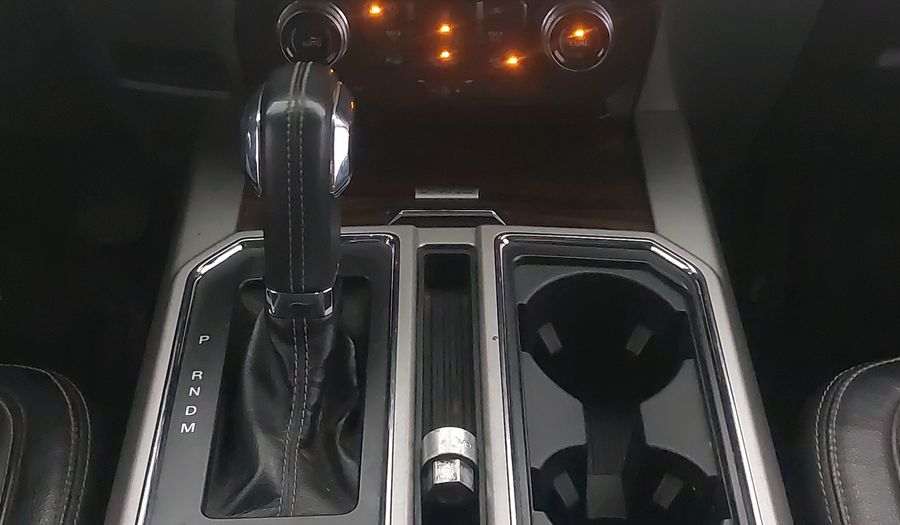 Ford Lobo 3.5 LOBO LARIAT CREW CAB 4X2 AT Pickup 2017