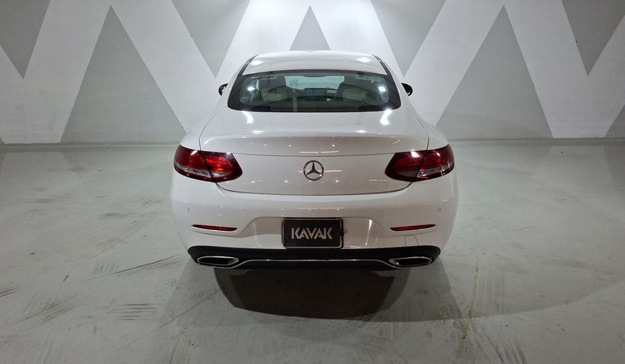 Mercedes Benz Clase C 2.0 200 AT Coupe 2017
