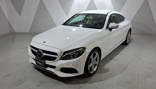 Mercedes Benz • Clase C