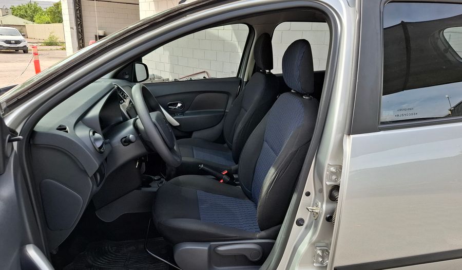Renault Sandero 1.6 DYNAMIQUE PH2 Hatchback 2016
