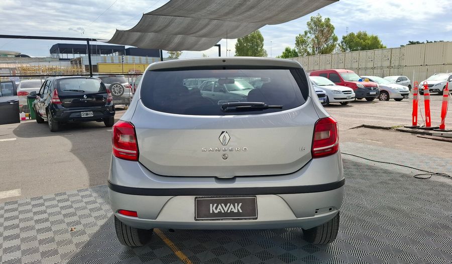 Renault Sandero 1.6 DYNAMIQUE PH2 Hatchback 2016