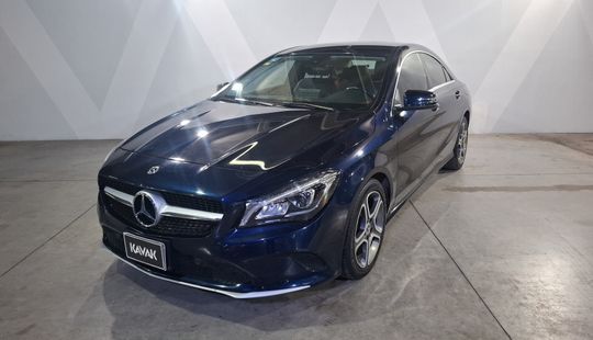 Mercedes Benz • Clase CLA