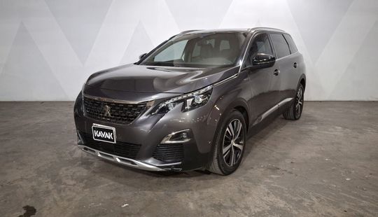 Peugeot • 5008