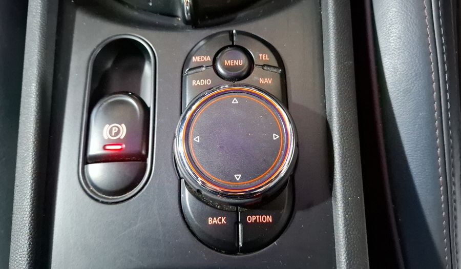 Mini Clubman 2.0 COOPER S CLUBMAN HOT CHILI AT Wagon 2017