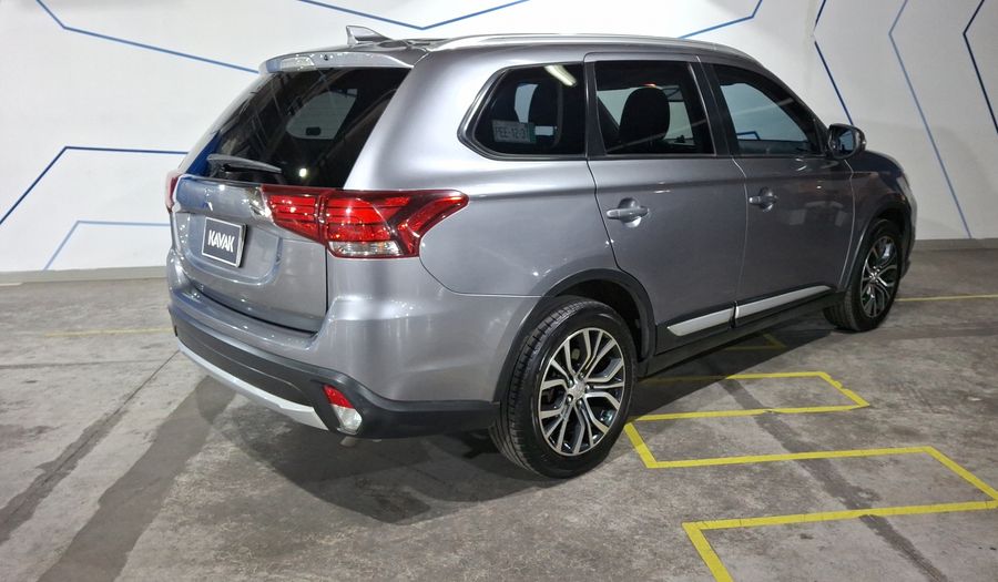 Mitsubishi Outlander 2.4 SE + Suv 2017