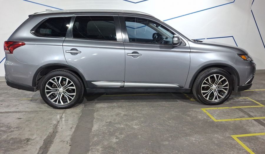 Mitsubishi Outlander 2.4 SE + Suv 2017