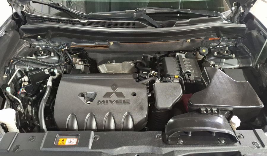 Mitsubishi Outlander 2.4 SE + Suv 2017