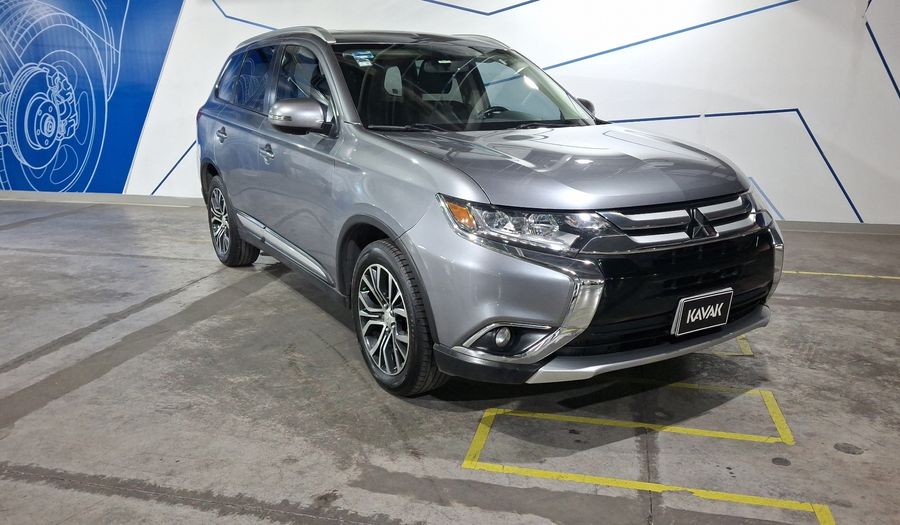 Mitsubishi Outlander 2.4 SE + Suv 2017