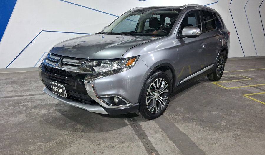 Mitsubishi Outlander 2.4 SE + Suv 2017