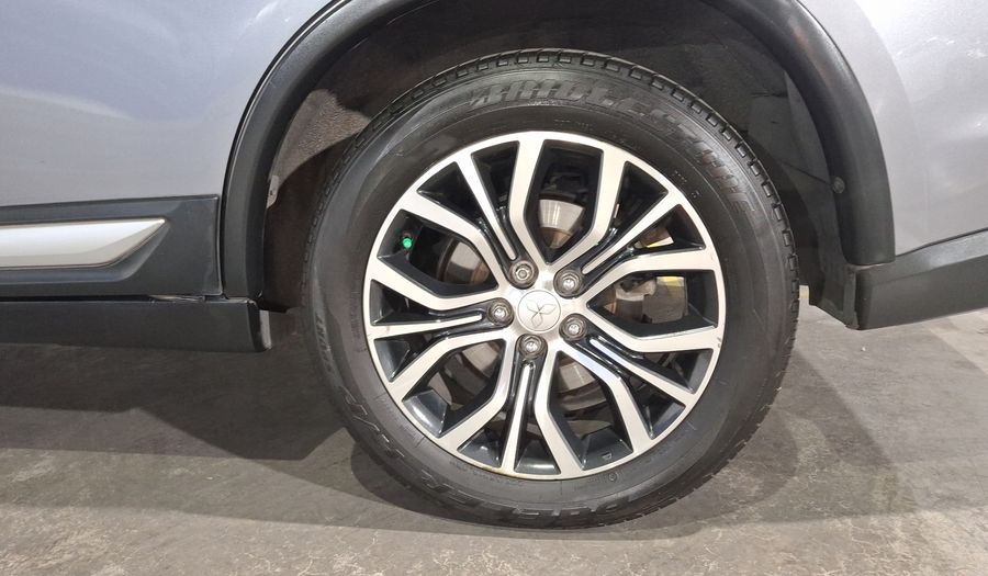 Mitsubishi Outlander 2.4 SE + Suv 2017