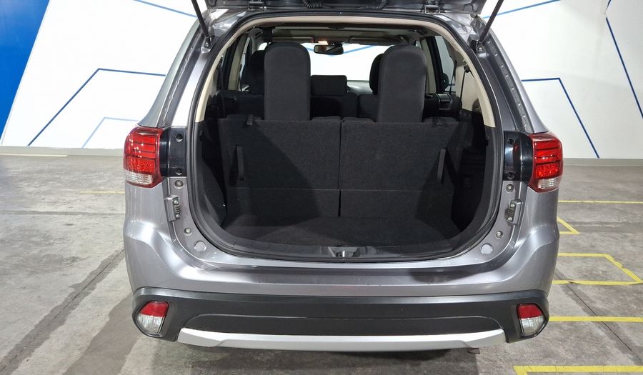 Mitsubishi Outlander 2.4 SE + Suv 2017