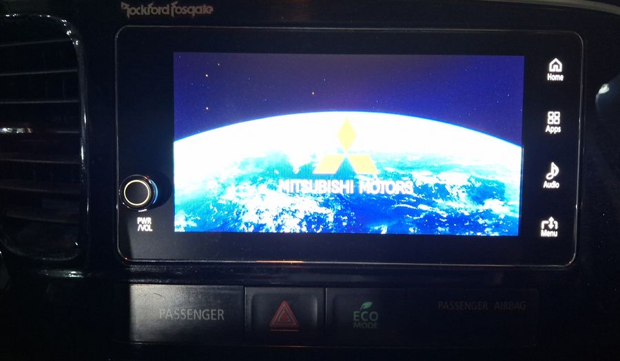 Mitsubishi Outlander 2.4 SE + Suv 2017