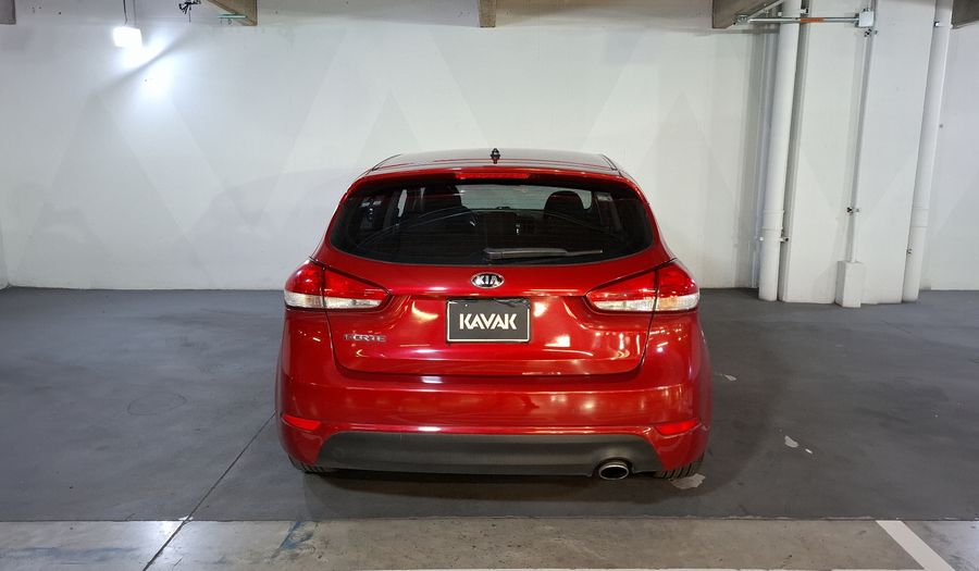 Kia Forte 2.0 EX AT Hatchback 2017