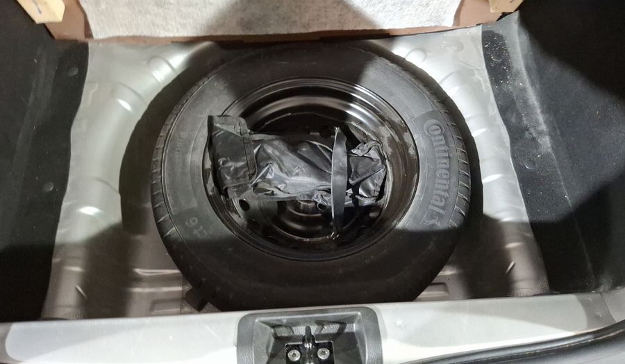 Renault Kwid 1.0 ICONIC Hatchback 2025