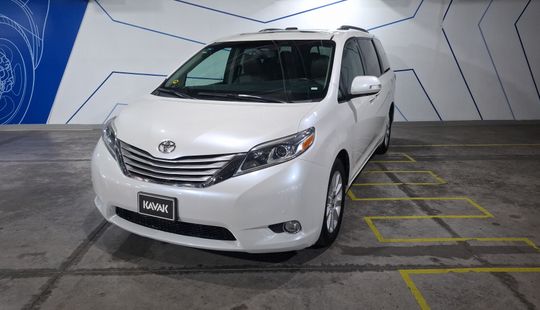 Toyota • Sienna
