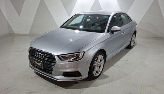 2017 • 51,167 km • Automático