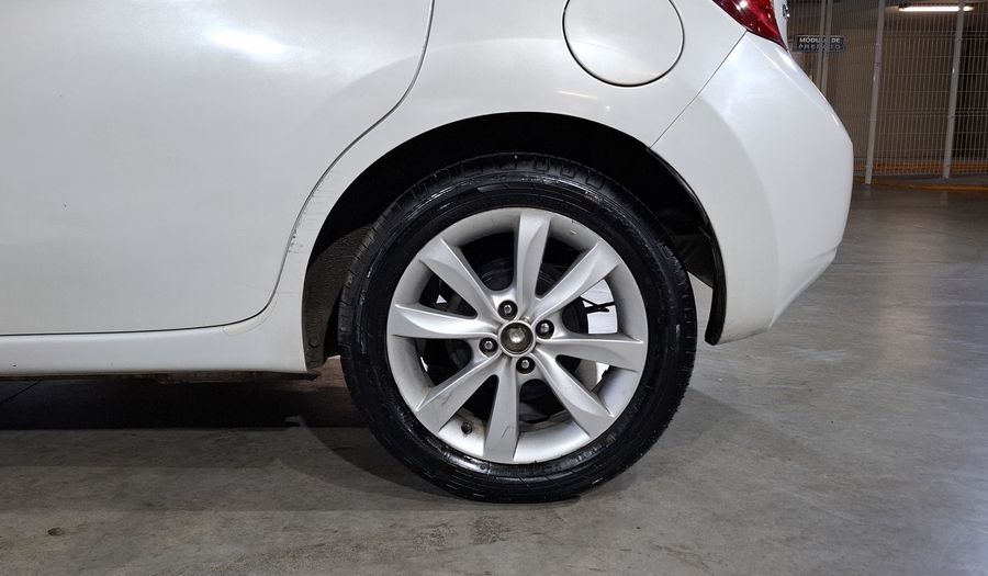 Nissan Note 1.6 ADVANCE CVT Hatchback 2015