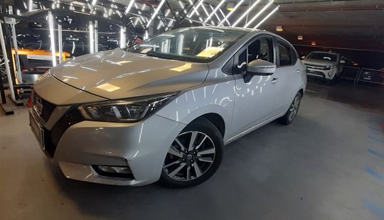Nissan • Versa
