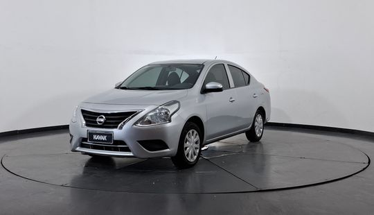 Nissan • Versa
