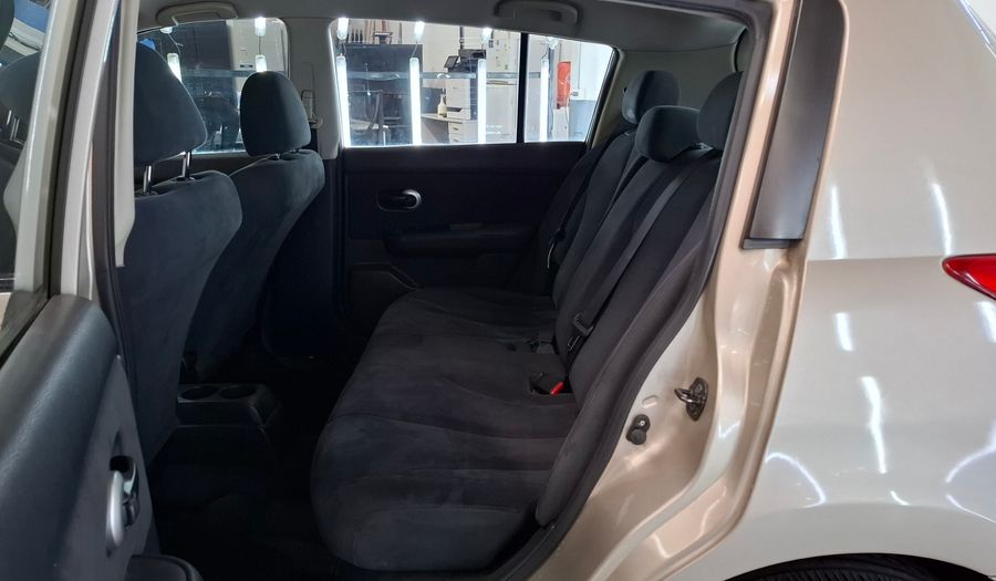 Nissan Tiida VISIA Hatchback 2010