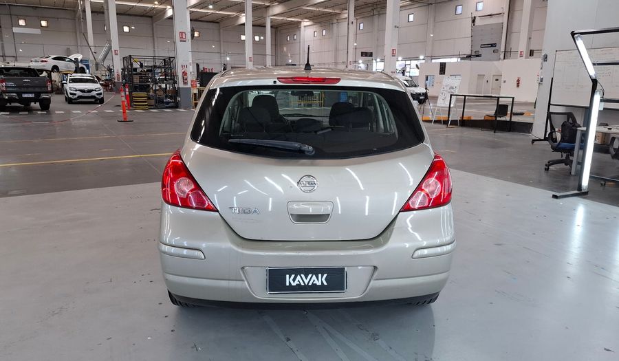 Nissan Tiida VISIA Hatchback 2010