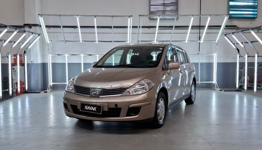 Nissan • Tiida