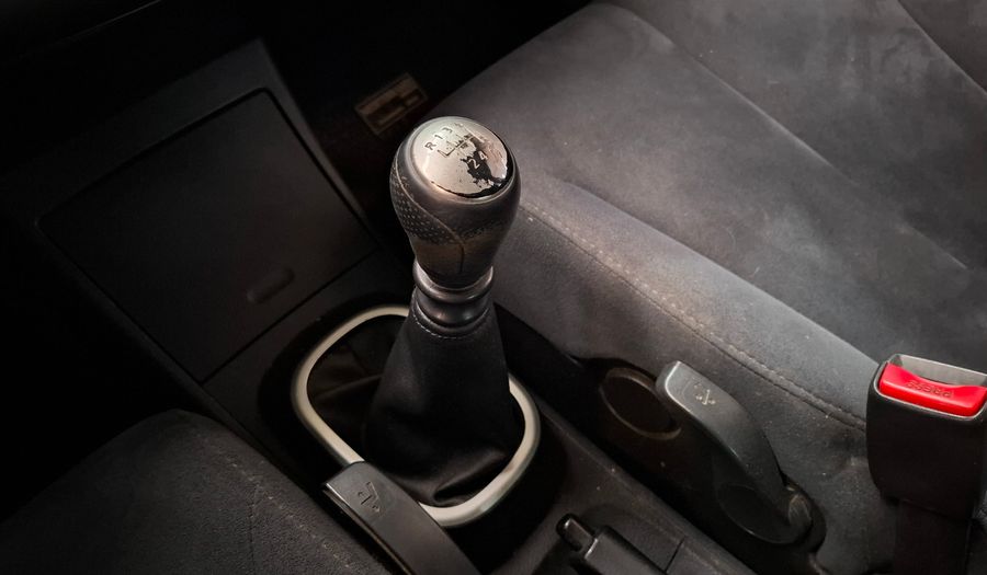 Nissan Tiida VISIA Hatchback 2010