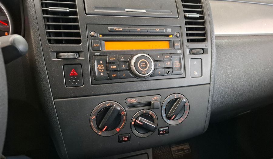 Nissan Tiida VISIA Hatchback 2010