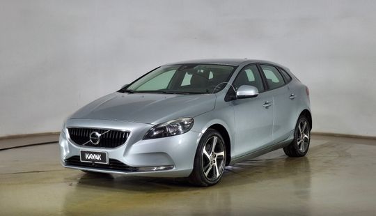 Volvo • V40