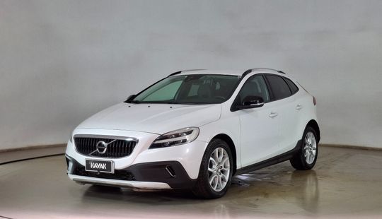 Volvo • V40