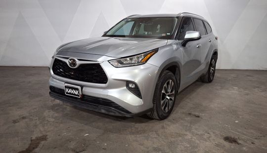 Toyota • Highlander