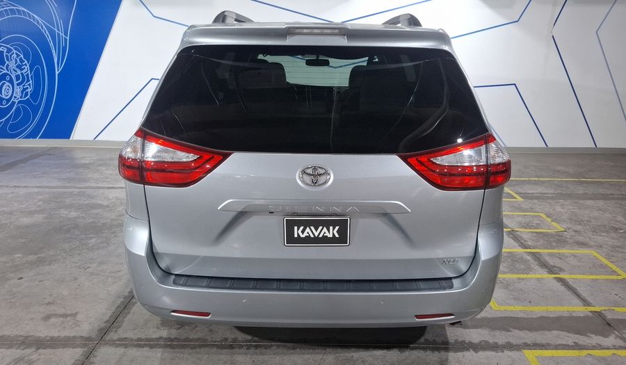 Toyota Sienna 3.5 XLE AUTO Minivan 2019