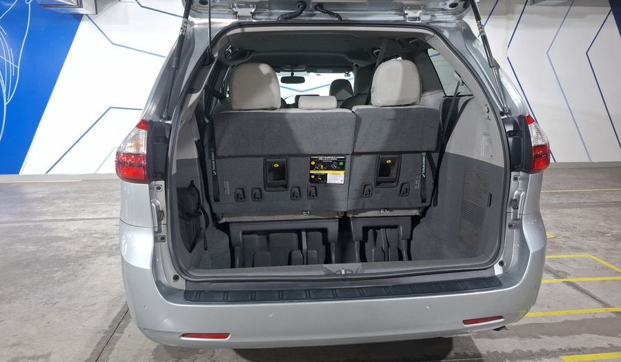 Toyota Sienna 3.5 XLE AUTO Minivan 2019