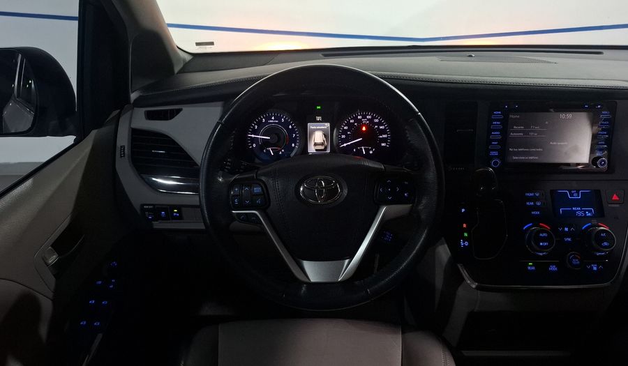 Toyota Sienna 3.5 XLE AUTO Minivan 2019