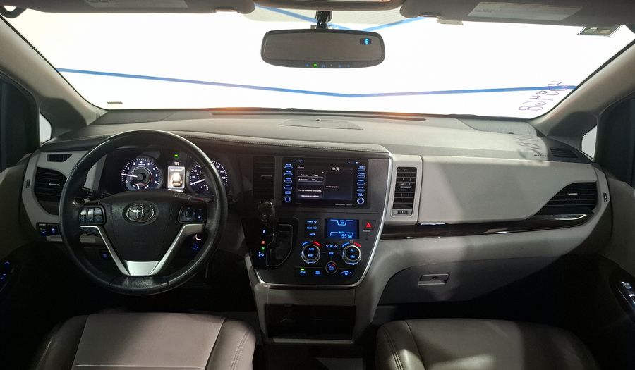 Toyota Sienna 3.5 XLE AUTO Minivan 2019