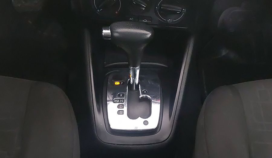 Volkswagen Jetta Clasico 2.0 CL TIPTRONIC Sedan 2013