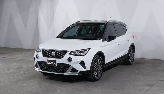 2023 • 9,441 km • Automático