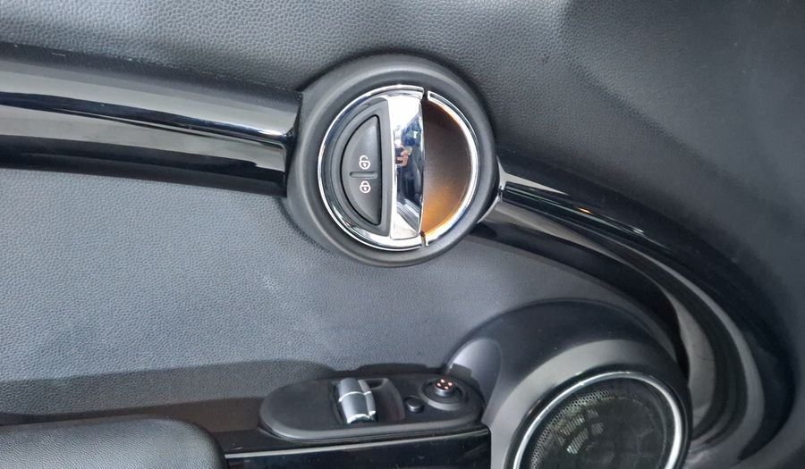 Mini Cooper S 2.0 COOPER HOT CHILI AT Hatchback 2016