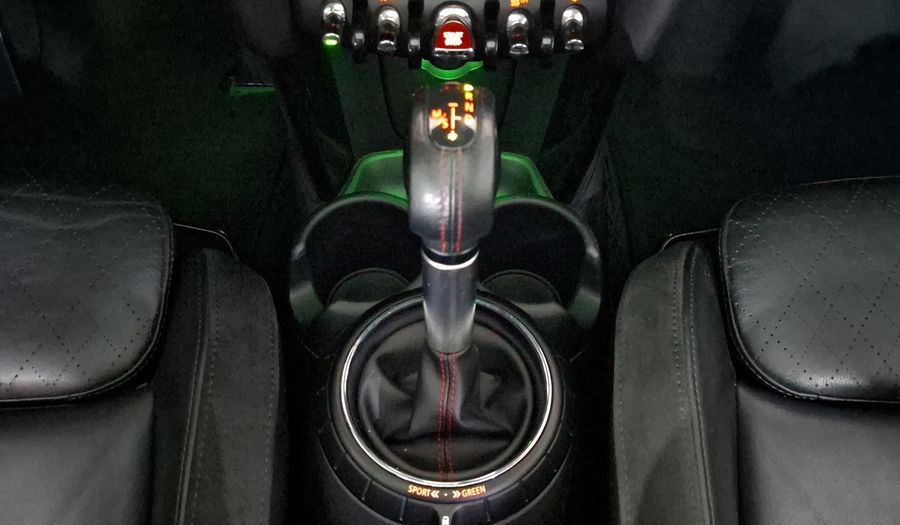 Mini Cooper S 2.0 COOPER HOT CHILI AT Hatchback 2016