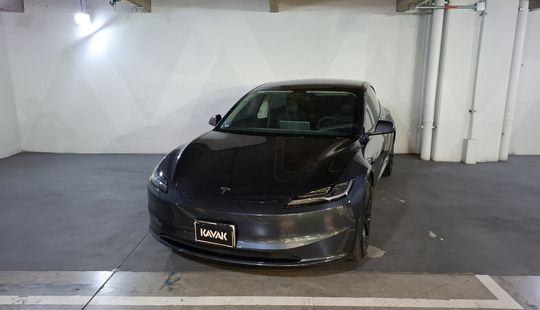 Tesla • Model 3