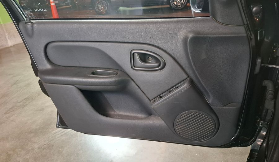 Renault Clio 1.2 MIO EXPRESSION PACK II MT Hatchback 2013