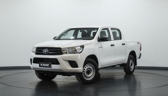 Toyota • Hilux